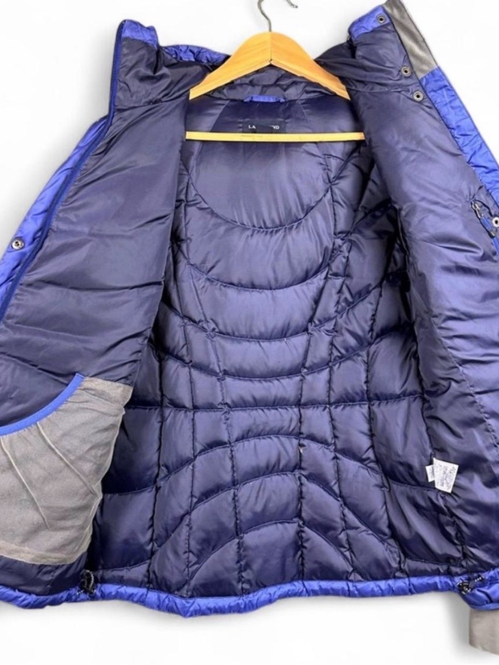 Lands' End Women's Hooded Puffer Jacket in Bright Blue - Picture 6 of 7